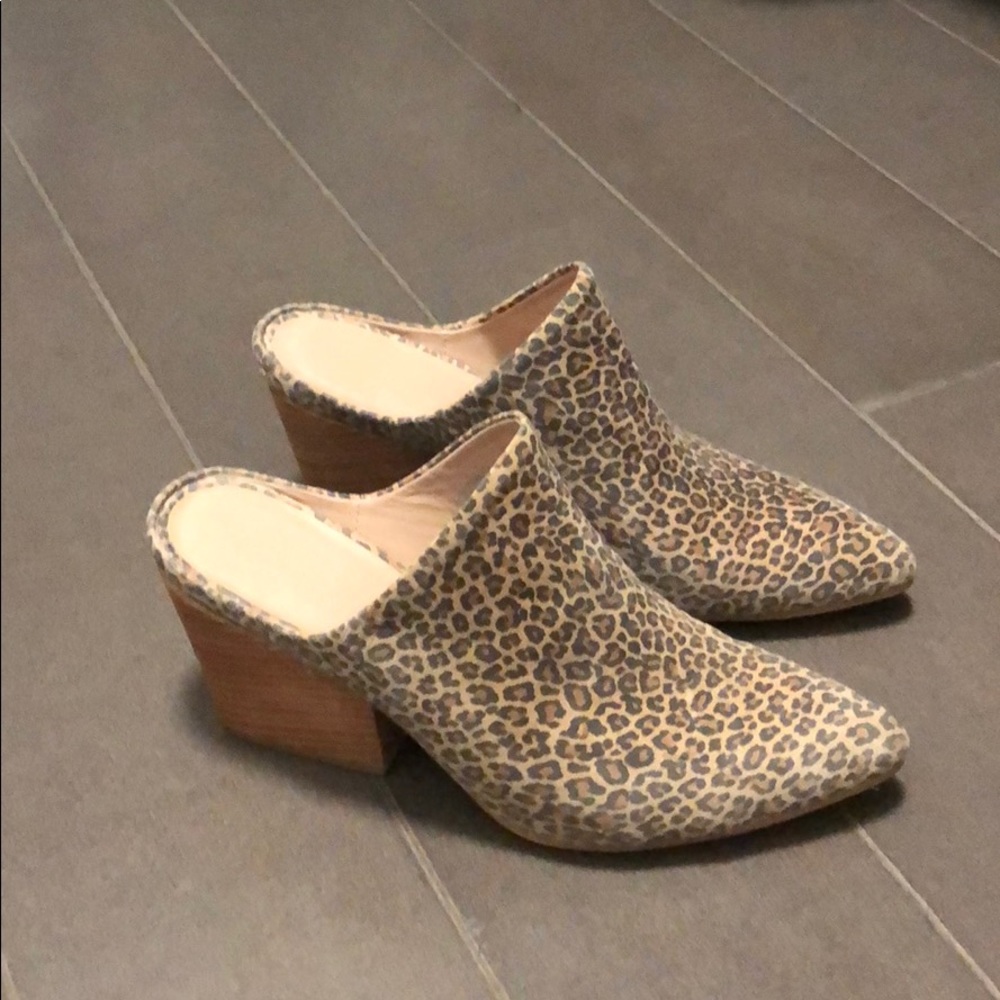 FashionABLE leopard mules